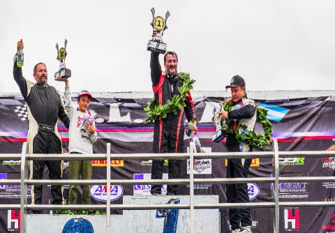 UN PATO SUELTO EN LA PLATA