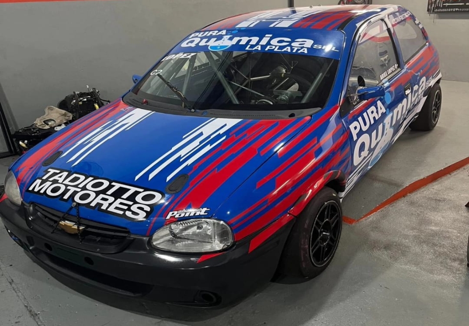 ARIEL LÓPEZ CAMBIA DE AUTO PARA TRABAJAR EN EL VW UP